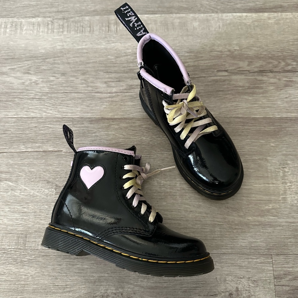 SOLD | Dr. Martens 1460 Toddler Shimmer Heart Lace Up Boots Black Size 10 - Picture 12 of 12